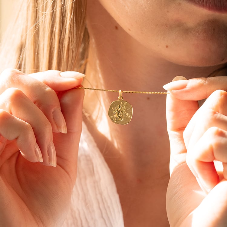 Strieborný prívesok so symbolmi znamenia zverokruhu 145589