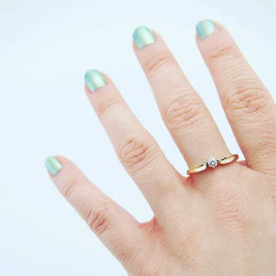 Zásnubný prsteň s diamantom 