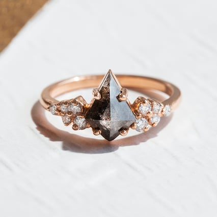 Prsteň s kite salt and pepper diamantom Lester