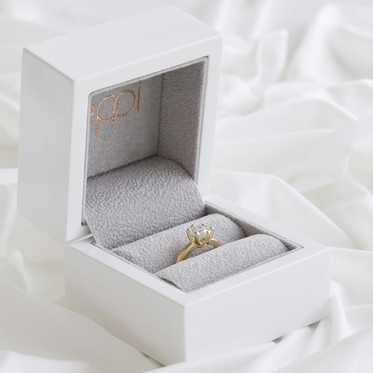 Zásnubný prsteň s moissanitom 93493