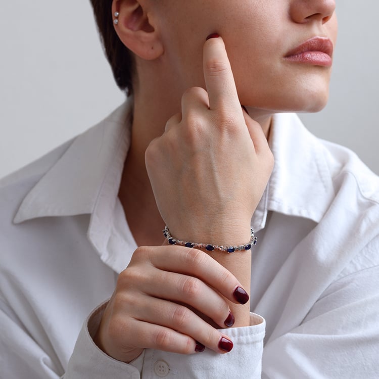 Strieborný náramok s princess zafírmi Janieq 133346