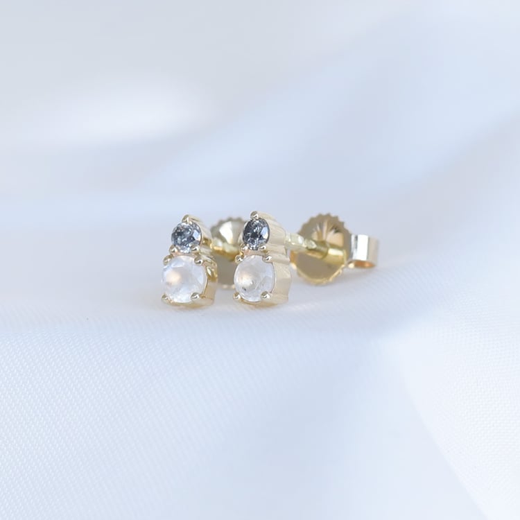 Zlaté diamantové náušnice 92616