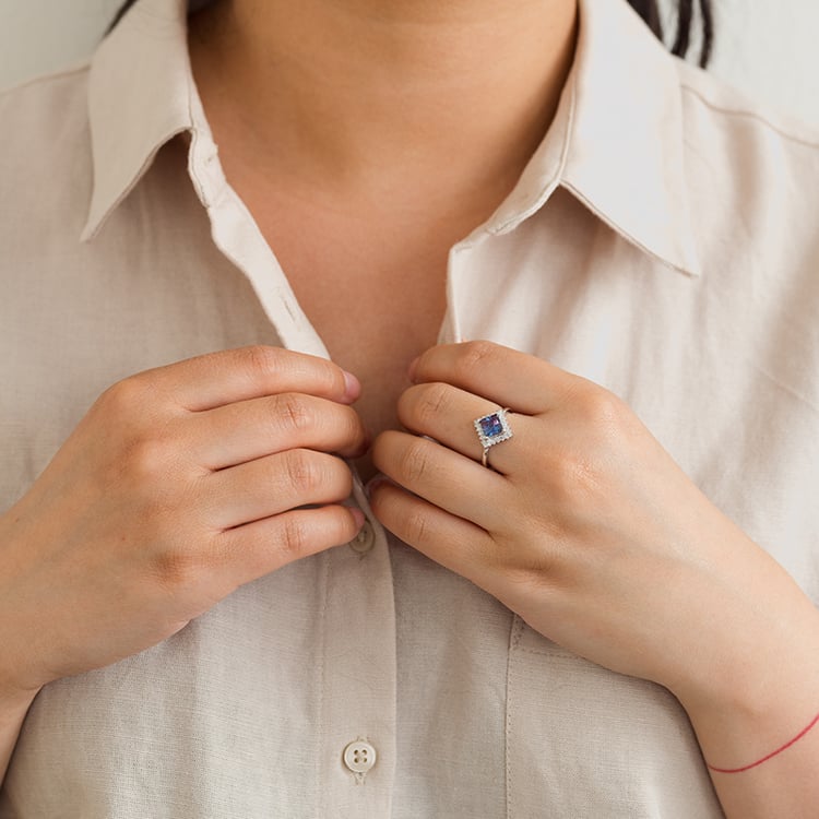 Prsteň s alexandritom a lab-grown diamantmi Kamal 124608