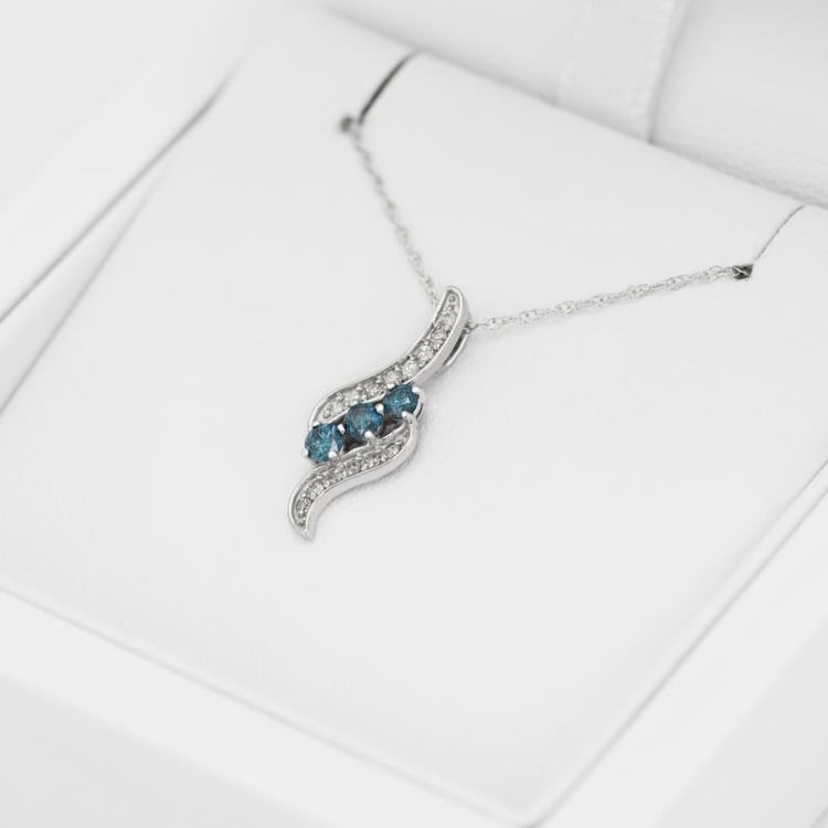 Náhrdelník s diamantmi 15905