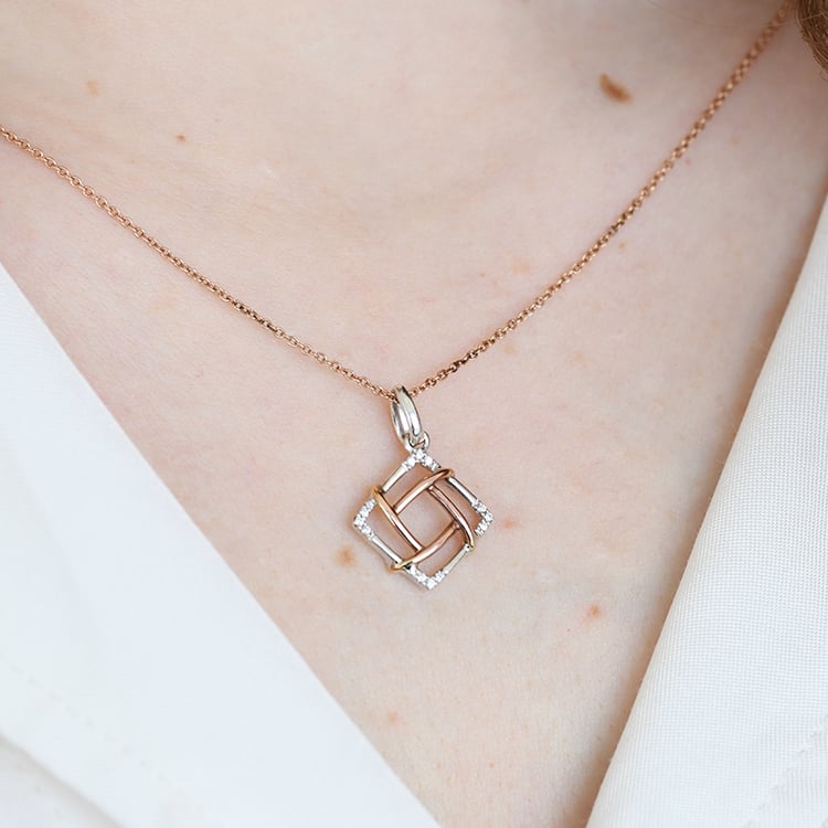 Atypický zlatý náhrdelník s diamantmi Misael 118387