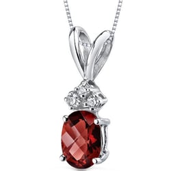 Zlatý prívesok s oválnym granátom a diamantmi Tamasyna