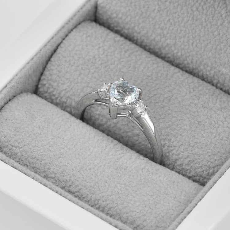 Zlatý prsteň s akvamarínom 42770