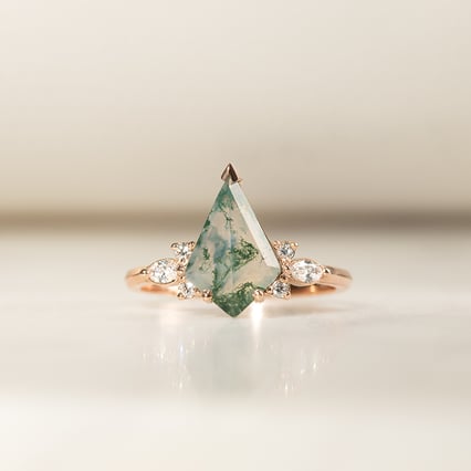 Okúzľujúci prsteň s machovým achátom Isabela