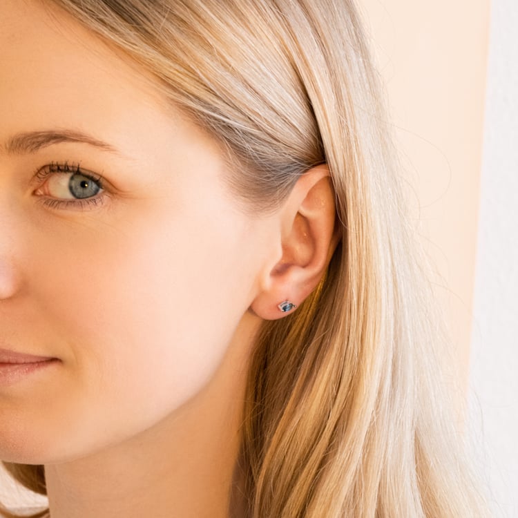 Minimalistické strieborné náušnice s topásmi Sistine 101037