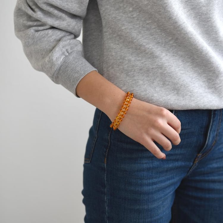 Strieborný pozlátený náramok s koňakovými jantármi Brannon 52312