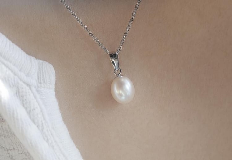 Strieborný perlový náhrdelník 3154